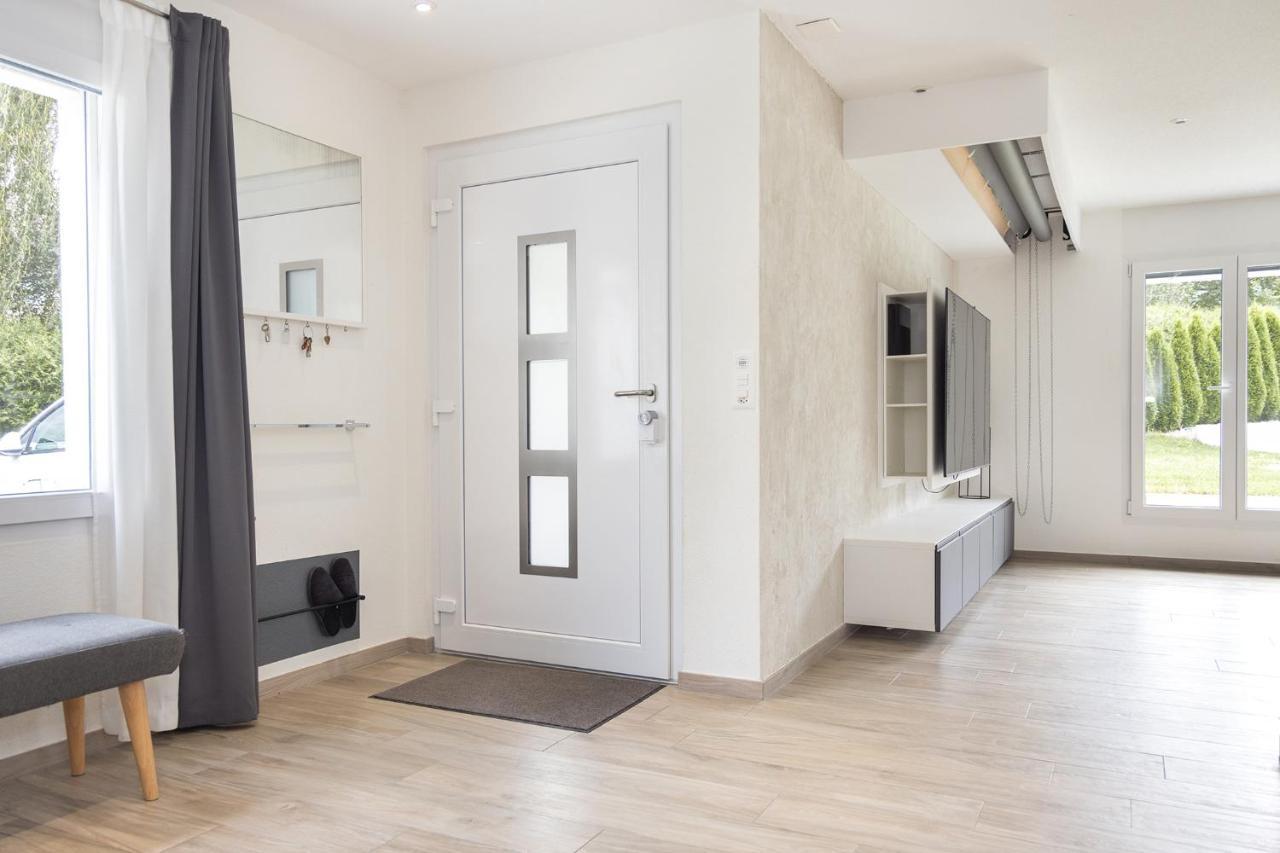 Chambre Lumineuse Dans Une Maison Moderne Apartment Treyvaux Exterior photo
