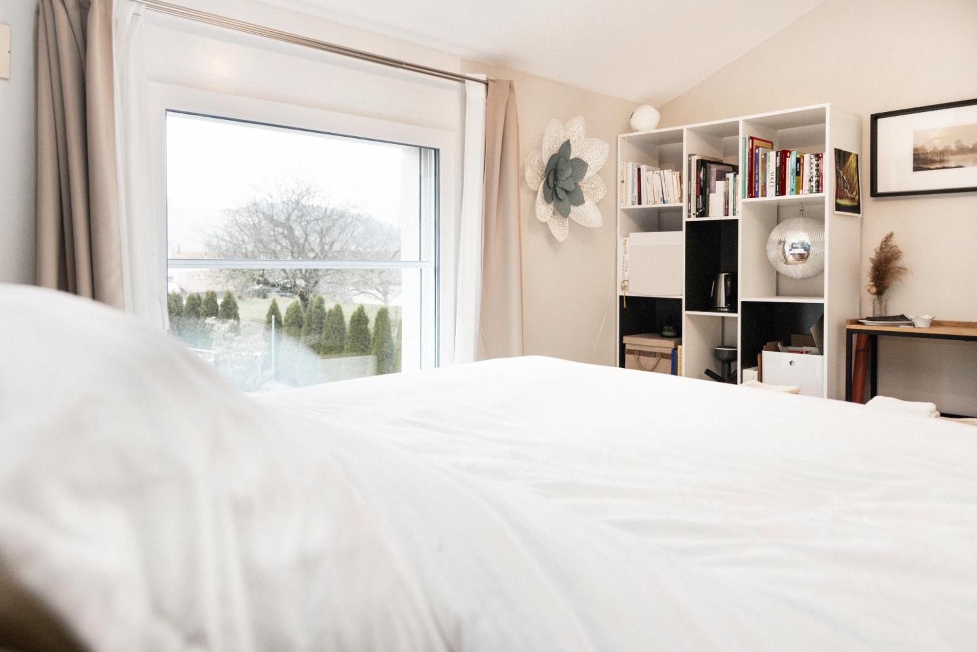 Chambre Lumineuse Dans Une Maison Moderne Apartment Treyvaux Exterior photo