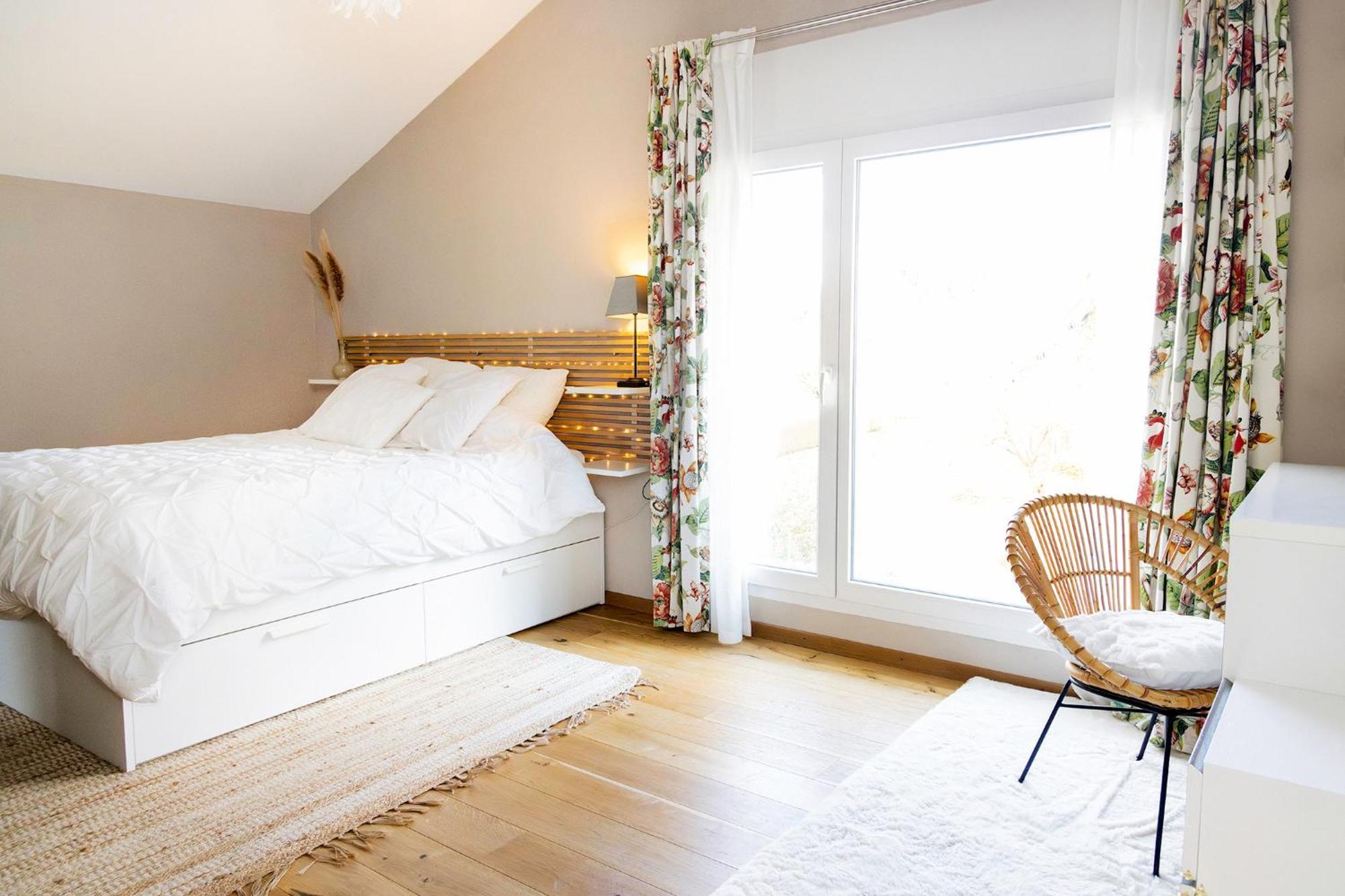 Chambre Lumineuse Dans Une Maison Moderne Apartment Treyvaux Exterior photo